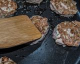 Foto del paso 5 de la receta: Filetes rusos a la plancha