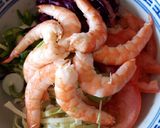 Une image de l'étape 3 de Salade bowl de choux, porridge et crevettes.