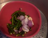 Foto langkah ke 4 dari resep Menu komplit asam padeh tongkol,sambal lado,dan lalap.