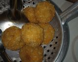 Foto langkah ke 4 dari resep Bola Pisang Crispy.