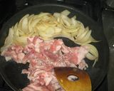 A picture of step 3 of Delicious Cooked over High Heat! Nikujaga (Simmered Meat and Potatoes).