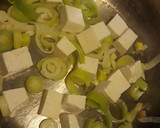 Foto del paso 2 de la receta: Judías verdes con puerro, tofu y manzana