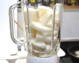 A picture of step 3 of The Trick to Grating Daikon Radish.