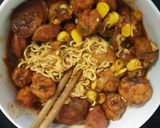 Hình bước làm 4 của món Chả cá xúc xích sốt cay