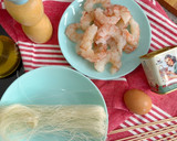 Foto del paso 1 de la receta: Gambones en crujiente de fideos de arroz