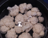 Foto del paso 1 de la receta: Coliflor hervida con mayonesa de pimentón