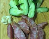 香腸炒小黃瓜的食譜步驟1照片