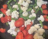 A picture of step 3 of Instant Vegetable Noodle soup.