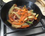 Foto del paso 3 de la receta: Tacos de cáscaras de papa y zanahoria