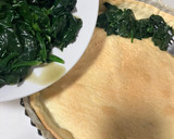 Foto del paso 13 de la receta: Quiche de espinacas y queso de cabra con uvas pasas, vegetariana