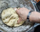 Foto del paso 6 de la receta: Medialunas con jamón