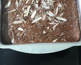 A picture of step 4 of Yummy Biscuite Cake.