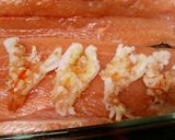 Foto del paso 1 de la receta Salmón al horno relleno de langostinos