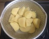 Foto langkah ke 1 dari resep Bola bola kentang mozzarella.