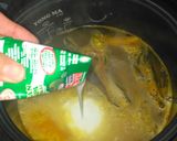 Foto langkah ke 2 dari resep Nasi Kuning Ricecooker Bumbu Kering Praktis.