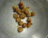 A picture of step 1 of सोया chunks मसाला.