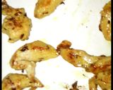 A picture of step 2 of Chicken Stir-Fry Lettuce with Blueberries dressing.