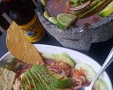 Foto del paso 1 de la receta: Aguachile de camarones y patas de mula