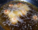 A picture of step 7 of Yum! Sweet and Sour Pork Style Meatballs in Sweet Vinegar Ankake Sauce.