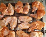 Foto langkah ke 2 dari resep Sayap ayam saus tomat.