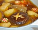 A picture of step 4 of Fragrant With Mitsuba and Yuzu! Ozouni (Mochi Rice Cake Soup for New Years).