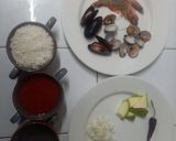 Foto del paso 1 de la receta: 🍅🥕🥘Arroz rojo con mariscos 🦐🦀