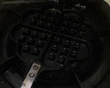 Foto langkah ke 3 dari resep Waffle sederhana dan nikmat.