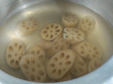 Nadru Yakhni (Kashmiri Style Lotus Stem in Yogurt)