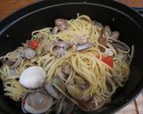 A picture of step 5 of Basic Pasta alle Vongole.
