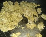 A picture of step 2 of Vegetables chicken samosy.