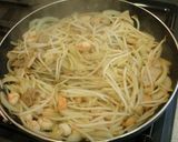 A picture of step 6 of Vietnamese Okonomiyaki - Bánh Xèo.