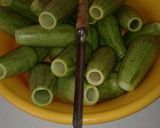 A picture of step 1 of Lebanese stuffed squash/zucchini.