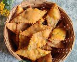 મેથી ના શક્કરપારા (Methi Shakkarpara Recipe In Gujarati) રેસીપી સ્ટેપ2ફોટો