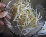 A picture of step 2 of Quintessential Crispness! Parboiled Bean Sprouts and Sesame.