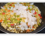 Foto del paso 2 de la receta: Garbanzos con sepia y gambones