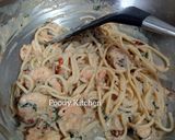 Foto langkah ke 6 dari resep Tuscan Shrimp Pasta.