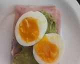 Foto del paso 5 de la receta: Tostada con palta jamón y huevo
