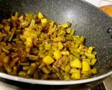 A picture of step 4 of French beans sabzi.