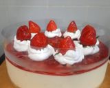 Foto langkah ke 4 dari resep Strawberry No Bake Cheesecake.