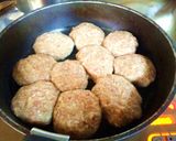 A picture of step 5 of Easy Hamburger Steak with Sauce.