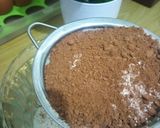 Foto langkah ke 2 dari resep Blackforest Birthday Cake.