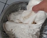 Foto langkah ke 4 dari resep Roti Sourdough Mozarella dan Bawang Merah.