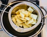 Fehércsokis sajttorta sóskaramellel recept fázis 2 fotója
