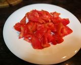 Foto del paso 1 de la receta: Ensalada de tomate con queso griego