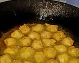 A picture of step 1 of Urad dal pakoda curry.