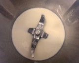 Foto del paso 5 de la receta: Cheesecake de pesto, tomate, aceitunas negras y pimiento asado (mambo Cecotec o a mano)