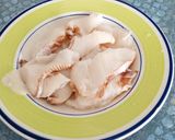 Foto del paso 1 de la receta Cazón en salsa de almendras