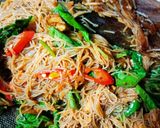 Gambar langkah 5 resipi Bihun Goreng Pattaya.