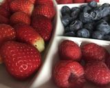 A picture of step 1 of Berries smoothie #NEWYEARNEWYOU.