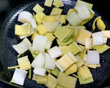 Foto del paso 1 de la receta: Alubias con puerro, calabaza y repollo